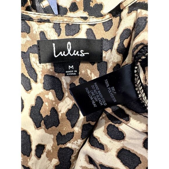 Lulu's Maddalyn Asymmetrical Wrap Top in Leopard Size M - Picture 4 of 4
